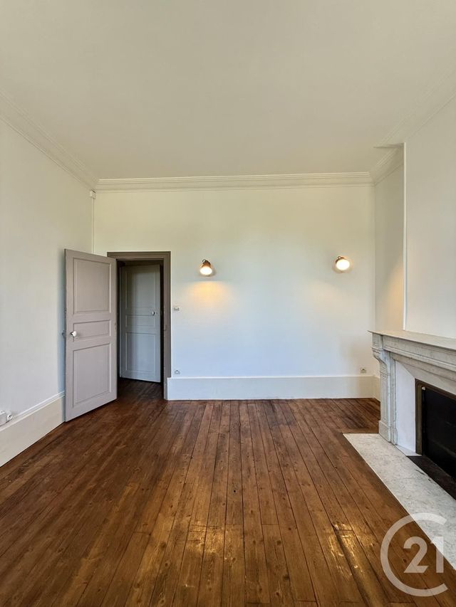 Appartement F3 à louer - 3 pièces - 71.78 m2 - MOULINS - 03 - AUVERGNE - Century 21 Pierre Immobilier