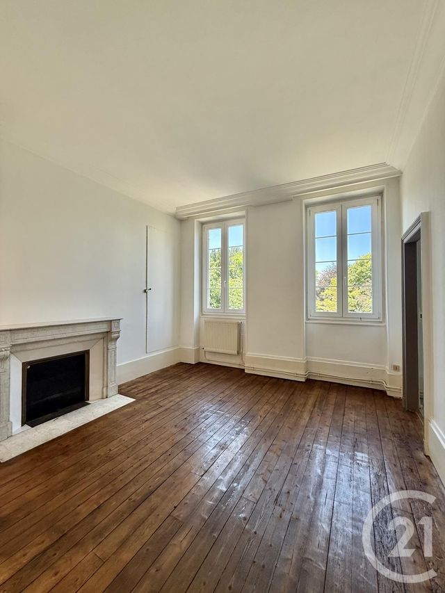 Appartement F3 à louer - 3 pièces - 71.78 m2 - MOULINS - 03 - AUVERGNE - Century 21 Pierre Immobilier