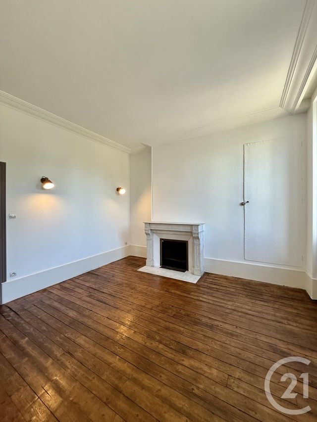Appartement F3 à louer - 3 pièces - 71.78 m2 - MOULINS - 03 - AUVERGNE - Century 21 Pierre Immobilier