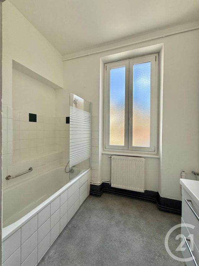 Appartement F3 à louer - 3 pièces - 71.78 m2 - MOULINS - 03 - AUVERGNE - Century 21 Pierre Immobilier