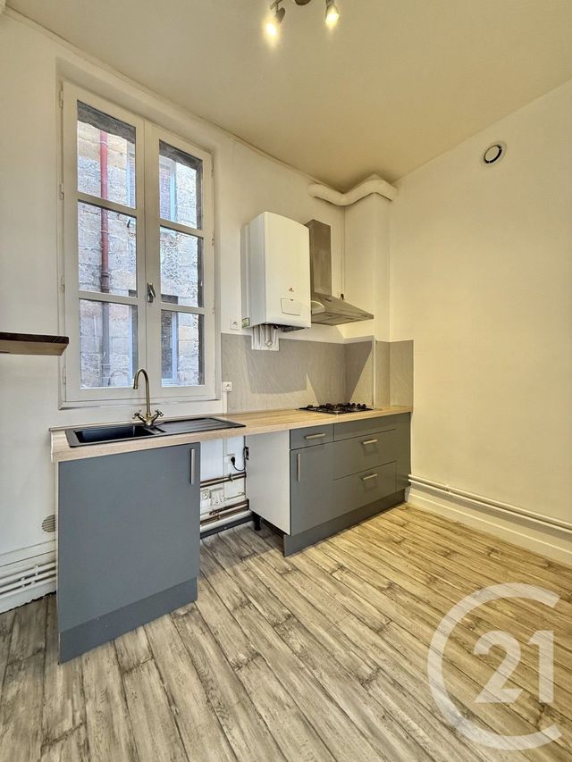 Appartement F3 à louer - 3 pièces - 79.78 m2 - MOULINS - 03 - AUVERGNE - Century 21 Pierre Immobilier