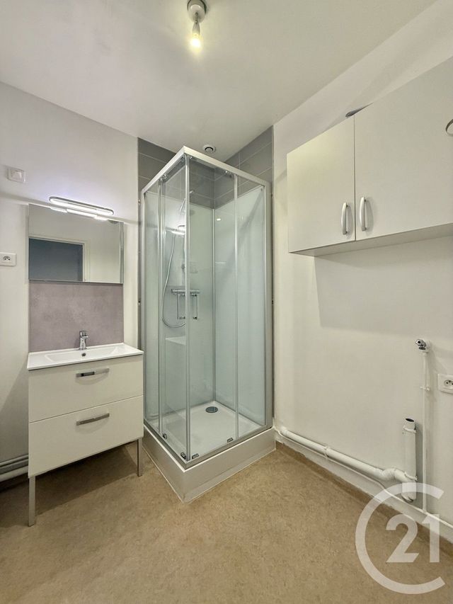 Appartement F3 à louer - 3 pièces - 79.78 m2 - MOULINS - 03 - AUVERGNE - Century 21 Pierre Immobilier