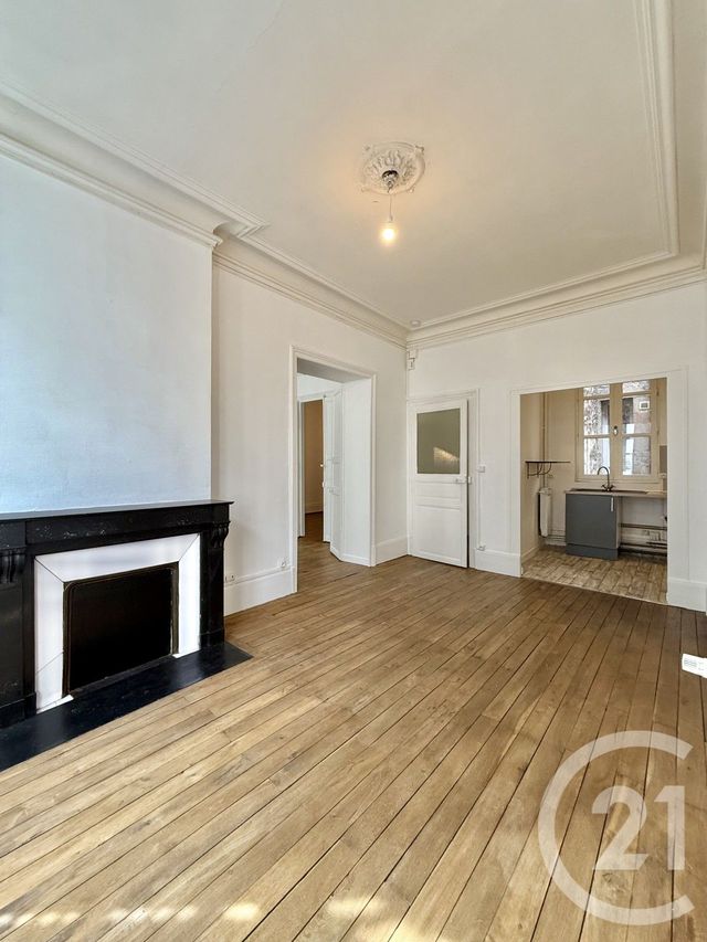 Appartement F3 à louer - 3 pièces - 79.78 m2 - MOULINS - 03 - AUVERGNE - Century 21 Pierre Immobilier