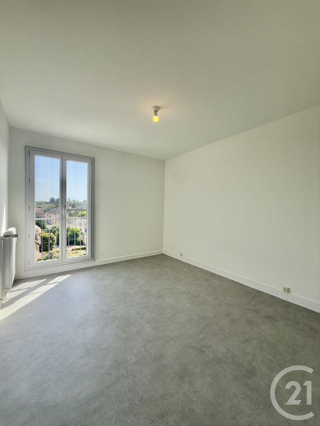 Appartement F5 à louer - 5 pièces - 88.95 m2 - MOULINS - 03 - AUVERGNE - Century 21 Pierre Immobilier