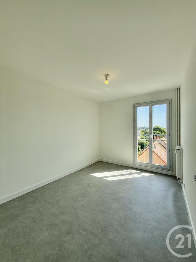 Appartement F5 à louer - 5 pièces - 88.95 m2 - MOULINS - 03 - AUVERGNE - Century 21 Pierre Immobilier