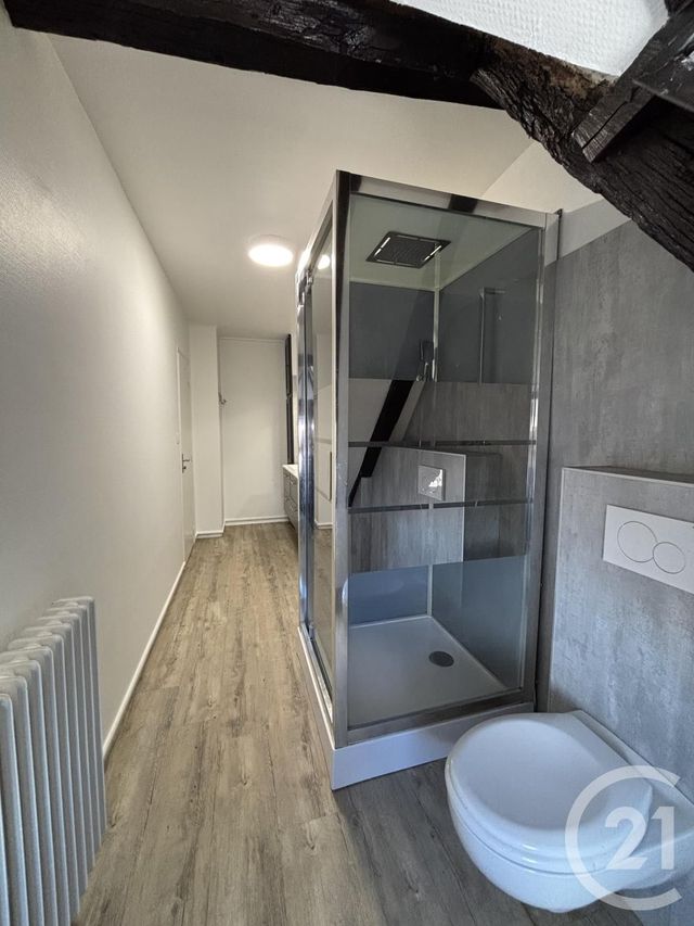 Appartement F3 à louer - 3 pièces - 90.8 m2 - SOUVIGNY - 03 - AUVERGNE - Century 21 Pierre Immobilier