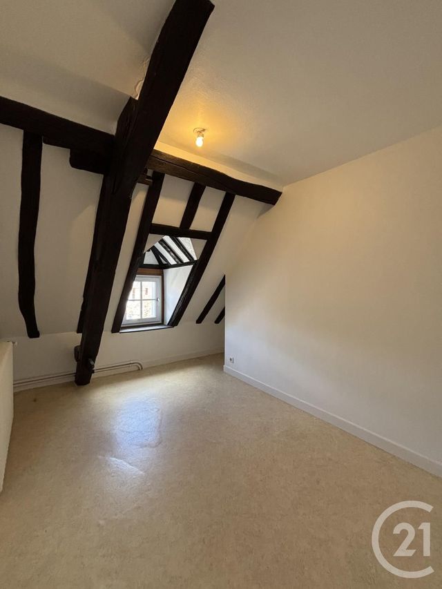 Appartement F3 à louer - 3 pièces - 90.8 m2 - SOUVIGNY - 03 - AUVERGNE - Century 21 Pierre Immobilier