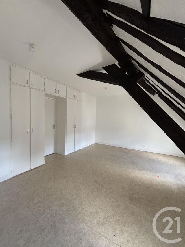 Appartement F3 à louer - 3 pièces - 90.8 m2 - SOUVIGNY - 03 - AUVERGNE - Century 21 Pierre Immobilier