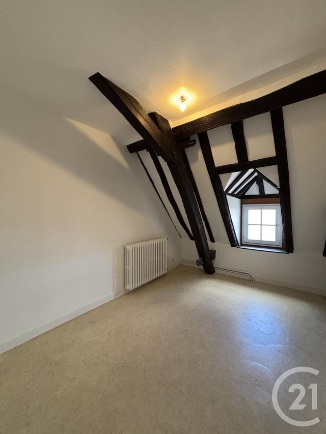 Appartement F3 à louer - 3 pièces - 90.8 m2 - SOUVIGNY - 03 - AUVERGNE - Century 21 Pierre Immobilier