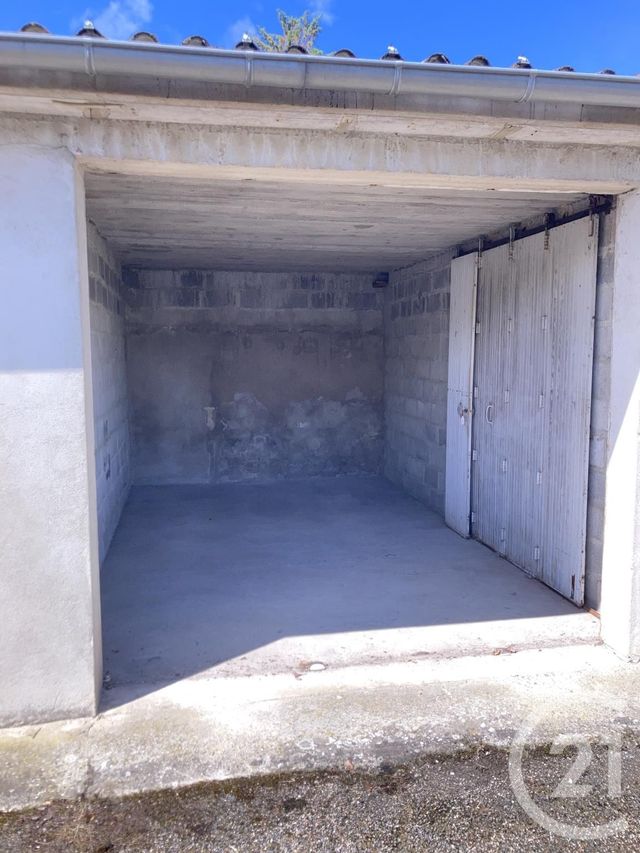 parking à louer - 12.0 m2 - MOULINS - 03 - AUVERGNE - Century 21 Pierre Immobilier
