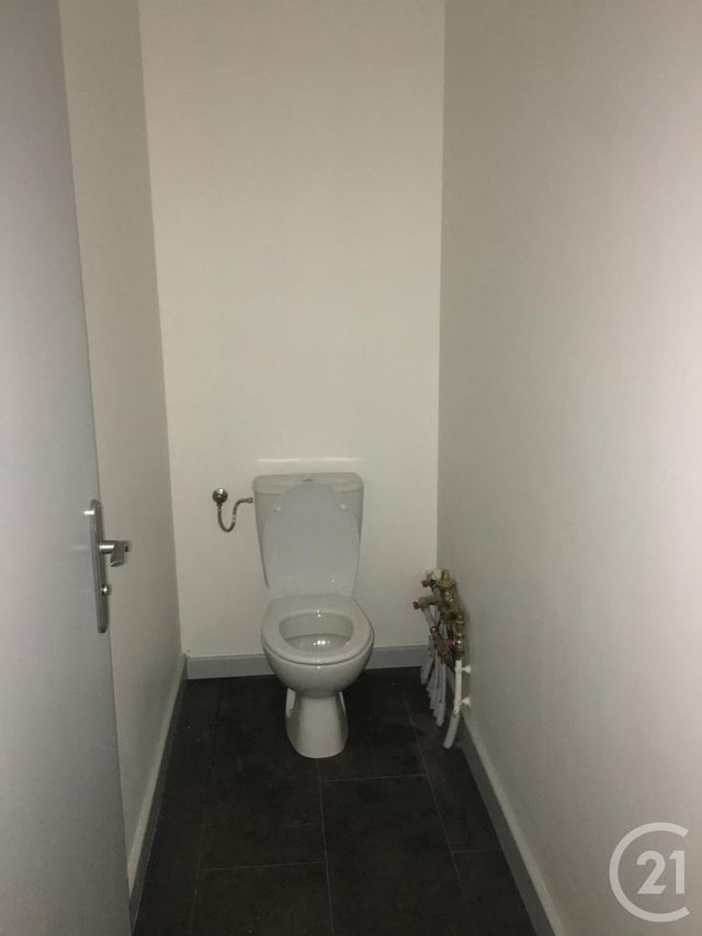 Appartement F2 à louer - 2 pièces - 52.0 m2 - YZEURE - 03 - AUVERGNE - Century 21 Pierre Immobilier