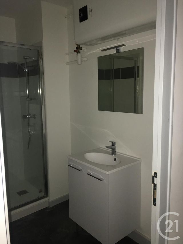 Appartement F2 à louer - 2 pièces - 52.0 m2 - YZEURE - 03 - AUVERGNE - Century 21 Pierre Immobilier