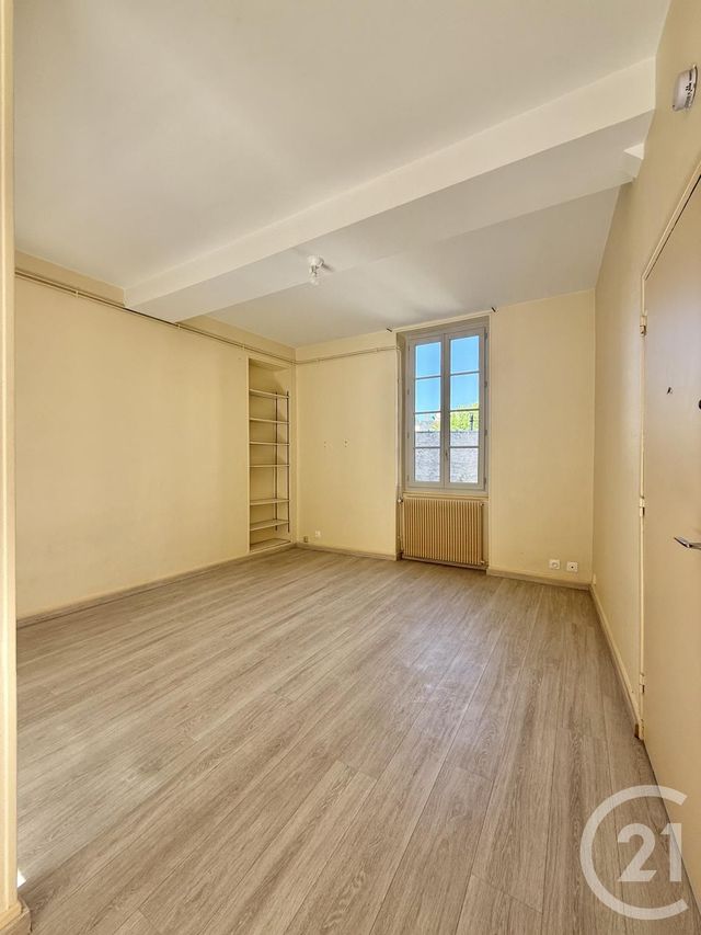 Appartement F1 à louer - 1 pièce - 31.6 m2 - MOULINS - 03 - AUVERGNE - Century 21 Pierre Immobilier