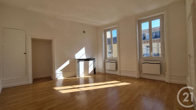 Appartement F2 à louer - 2 pièces - 56.83 m2 - MOULINS - 03 - AUVERGNE - Century 21 Pierre Immobilier