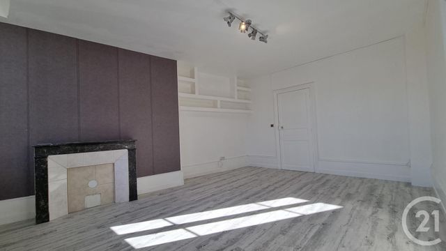 Appartement F2 à louer - 2 pièces - 56.83 m2 - MOULINS - 03 - AUVERGNE - Century 21 Pierre Immobilier
