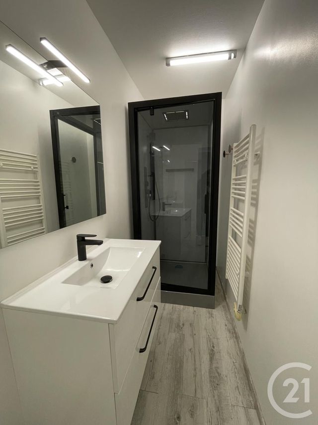 Appartement F2 à louer - 2 pièces - 56.83 m2 - MOULINS - 03 - AUVERGNE - Century 21 Pierre Immobilier