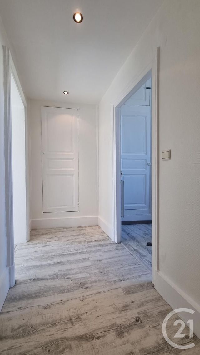 Appartement F2 à louer - 2 pièces - 56.83 m2 - MOULINS - 03 - AUVERGNE - Century 21 Pierre Immobilier