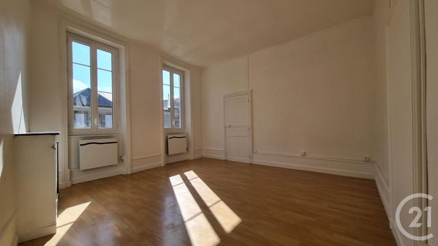 Appartement F2 à louer - 2 pièces - 56.83 m2 - MOULINS - 03 - AUVERGNE - Century 21 Pierre Immobilier