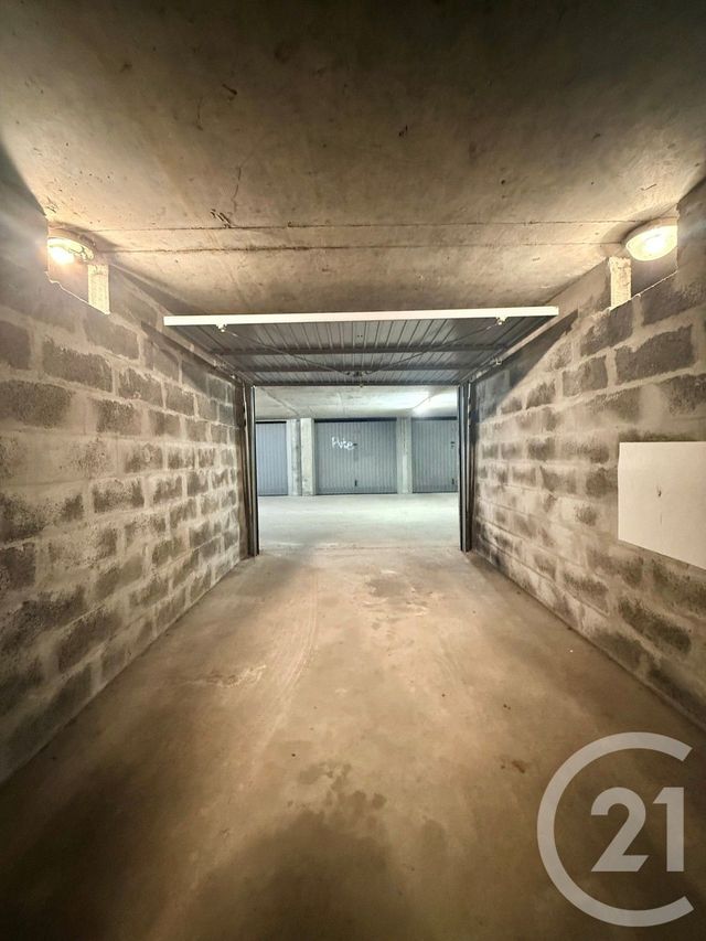 parking à louer - 15.0 m2 - MOULINS - 03 - AUVERGNE - Century 21 Pierre Immobilier