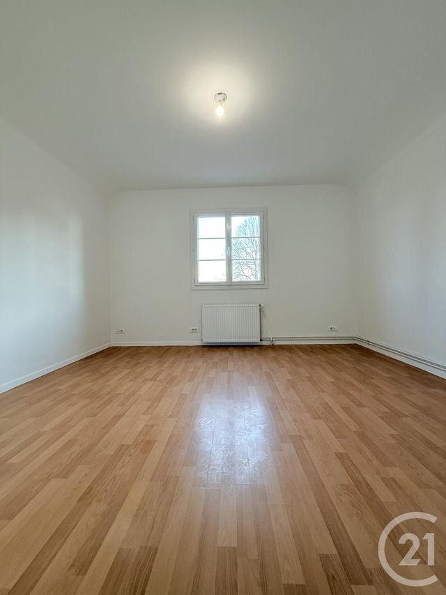 maison à louer - 4 pièces - 110.66 m2 - YZEURE - 03 - AUVERGNE - Century 21 Pierre Immobilier