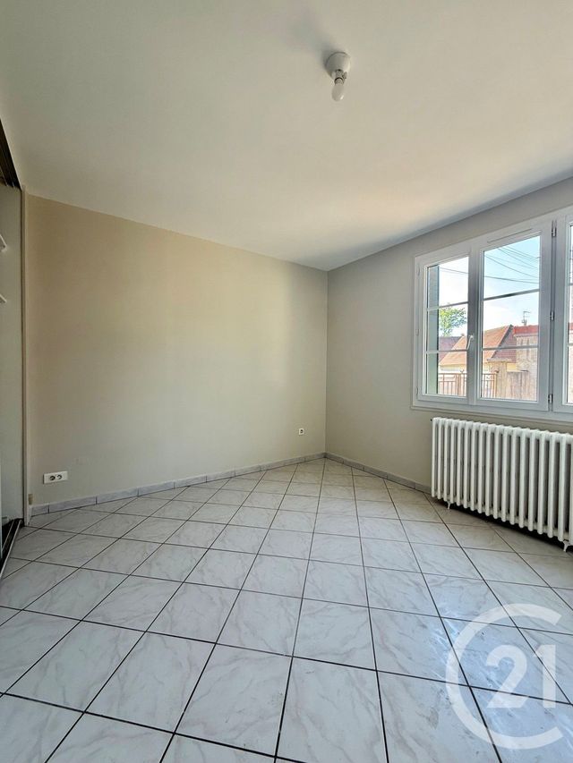 maison à louer - 4 pièces - 110.66 m2 - YZEURE - 03 - AUVERGNE - Century 21 Pierre Immobilier