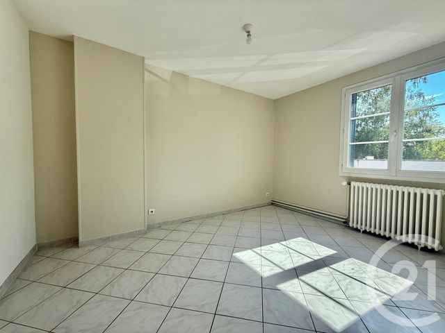 maison à louer - 4 pièces - 110.66 m2 - YZEURE - 03 - AUVERGNE - Century 21 Pierre Immobilier