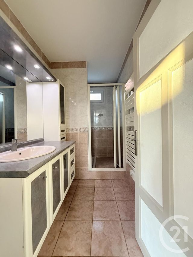 maison à louer - 4 pièces - 110.66 m2 - YZEURE - 03 - AUVERGNE - Century 21 Pierre Immobilier