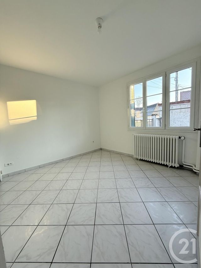maison à louer - 4 pièces - 110.66 m2 - YZEURE - 03 - AUVERGNE - Century 21 Pierre Immobilier