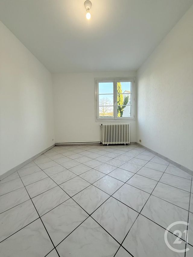 maison à louer - 4 pièces - 110.66 m2 - YZEURE - 03 - AUVERGNE - Century 21 Pierre Immobilier