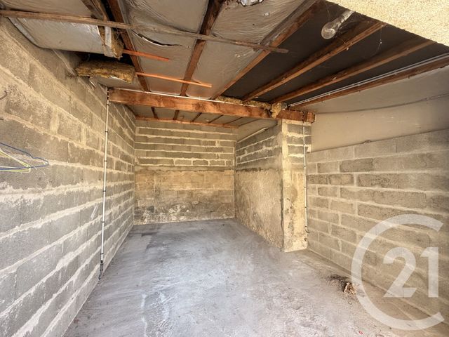 parking à louer - 15.0 m2 - YZEURE - 03 - AUVERGNE - Century 21 Pierre Immobilier