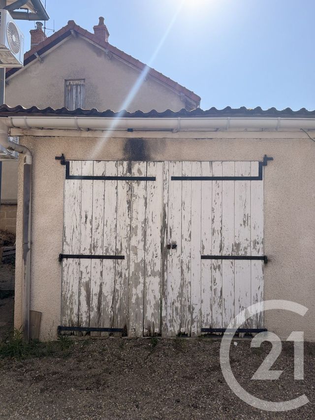parking à louer - 15.0 m2 - YZEURE - 03 - AUVERGNE - Century 21 Pierre Immobilier