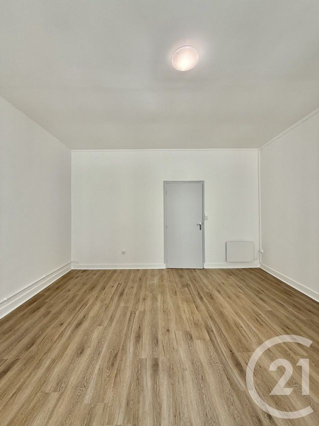 Appartement Studio à louer - 1 pièce - 29.9 m2 - MOULINS - 03 - AUVERGNE - Century 21 Pierre Immobilier