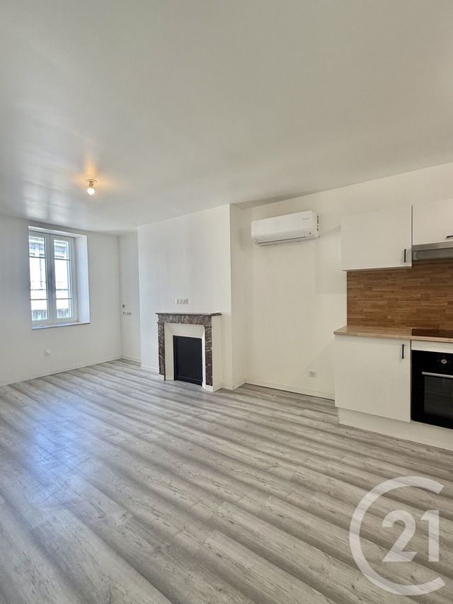 Appartement F4 à louer - 4 pièces - 71.5 m2 - MOULINS - 03 - AUVERGNE - Century 21 Pierre Immobilier