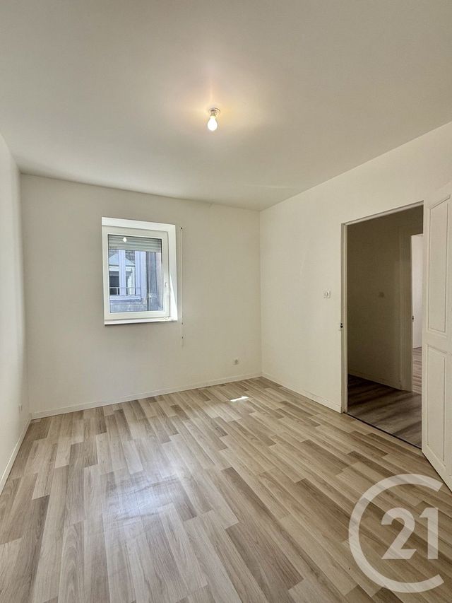 Appartement F4 à louer - 4 pièces - 71.5 m2 - MOULINS - 03 - AUVERGNE - Century 21 Pierre Immobilier