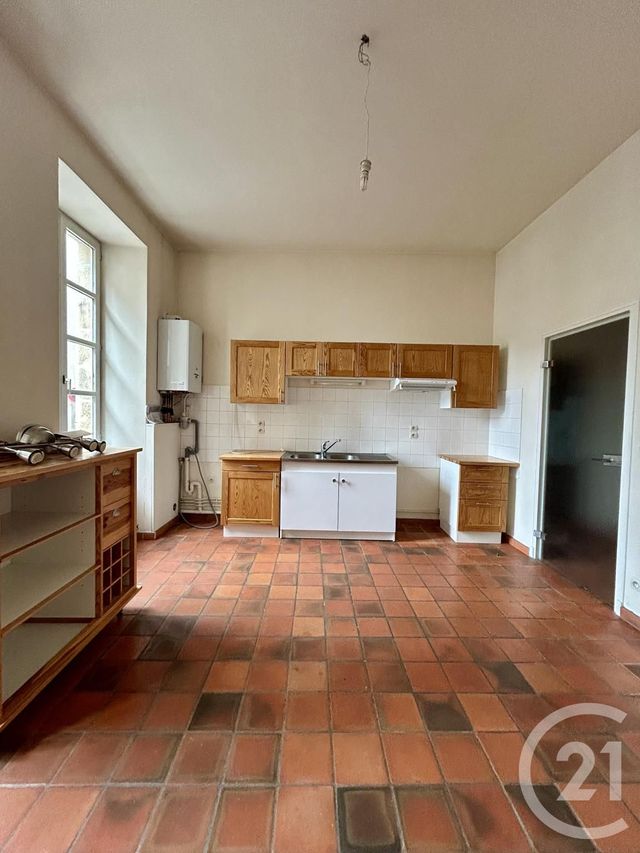 Appartement F2 à louer - 2 pièces - 66.0 m2 - MOULINS - 03 - AUVERGNE - Century 21 Pierre Immobilier
