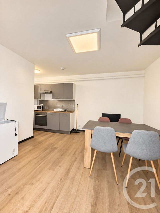 Appartement F2 à louer - 2 pièces - 61.58 m2 - MOULINS - 03 - AUVERGNE - Century 21 Pierre Immobilier