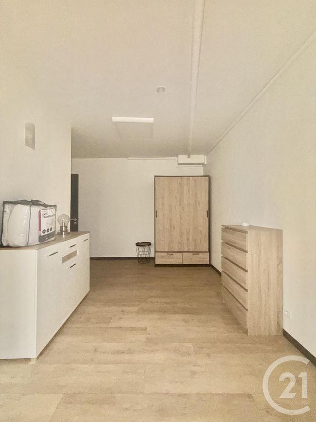 Appartement F2 à louer - 2 pièces - 61.58 m2 - MOULINS - 03 - AUVERGNE - Century 21 Pierre Immobilier