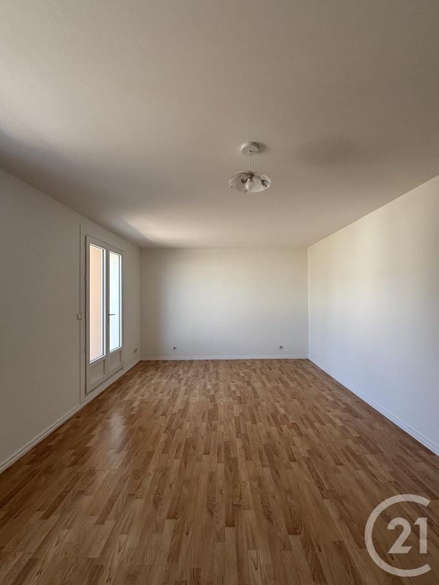 Appartement F2 à louer - 2 pièces - 57.49 m2 - YZEURE - 03 - AUVERGNE - Century 21 Pierre Immobilier