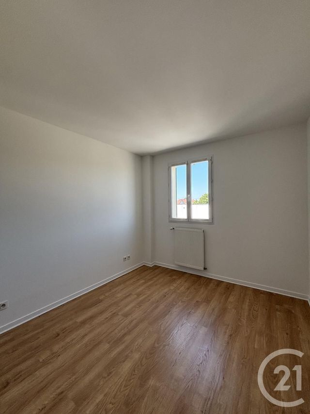 Appartement F2 à louer - 2 pièces - 57.49 m2 - YZEURE - 03 - AUVERGNE - Century 21 Pierre Immobilier