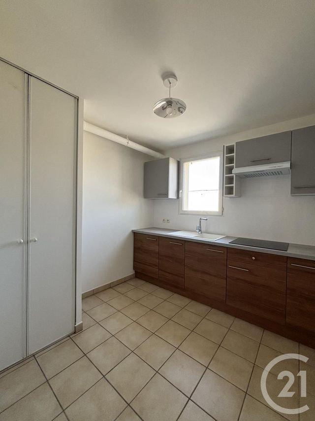 Appartement F2 à louer - 2 pièces - 57.49 m2 - YZEURE - 03 - AUVERGNE - Century 21 Pierre Immobilier