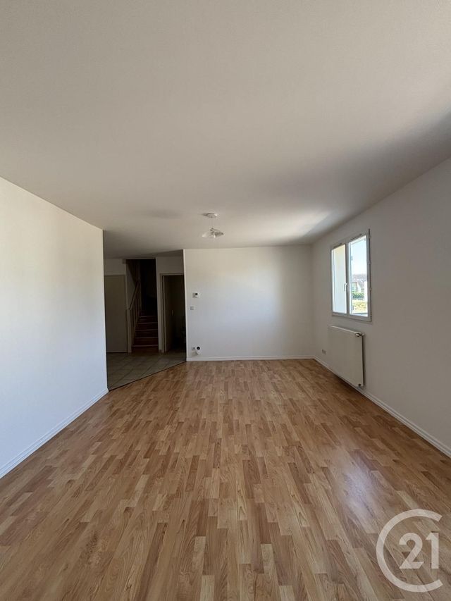 Appartement F2 à louer - 2 pièces - 57.49 m2 - YZEURE - 03 - AUVERGNE - Century 21 Pierre Immobilier