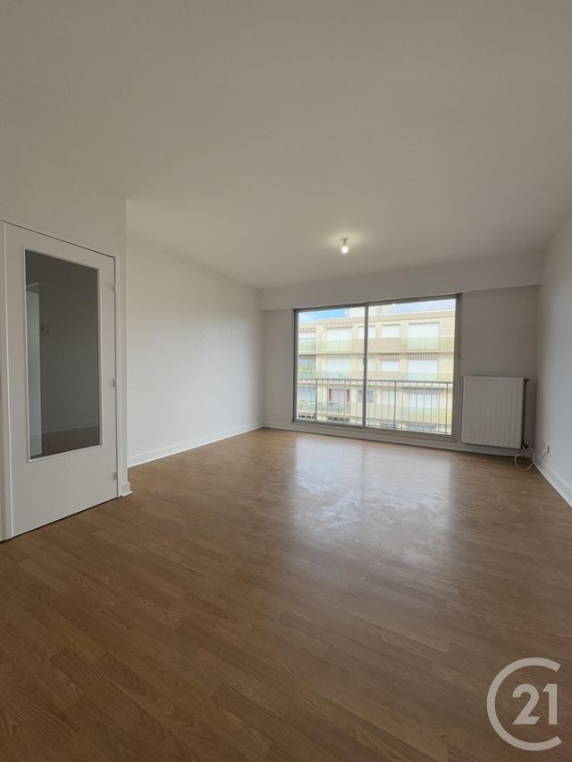 Appartement F2 à louer - 2 pièces - 47.3 m2 - MOULINS - 03 - AUVERGNE - Century 21 Pierre Immobilier