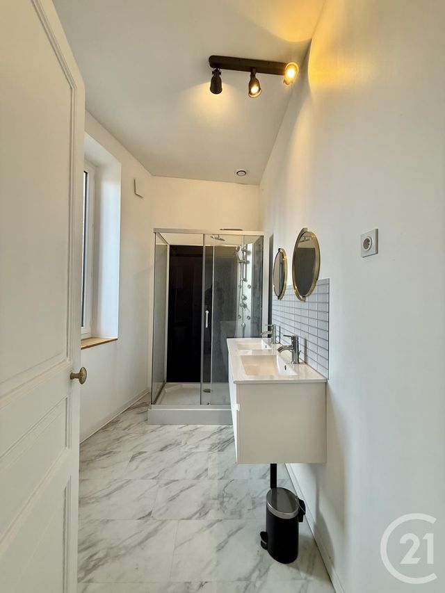 Appartement F5 à louer - 5 pièces - 123.6 m2 - MOULINS - 03 - AUVERGNE - Century 21 Pierre Immobilier