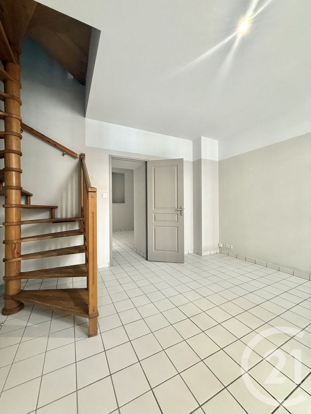 Appartement F2 à louer - 2 pièces - 47.46 m2 - MOULINS - 03 - AUVERGNE - Century 21 Pierre Immobilier