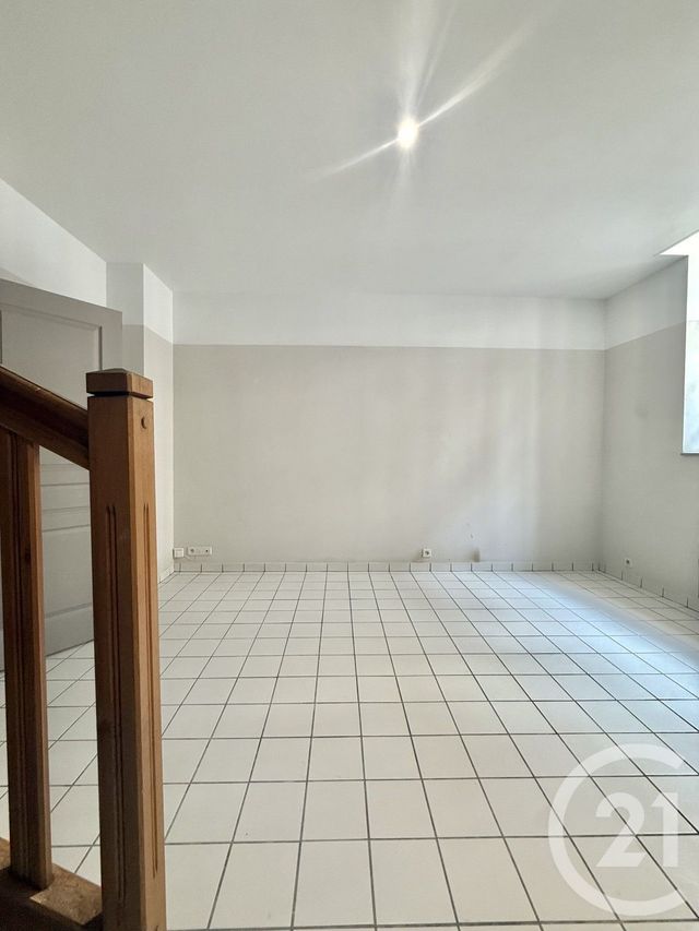 Appartement F2 à louer - 2 pièces - 47.46 m2 - MOULINS - 03 - AUVERGNE - Century 21 Pierre Immobilier