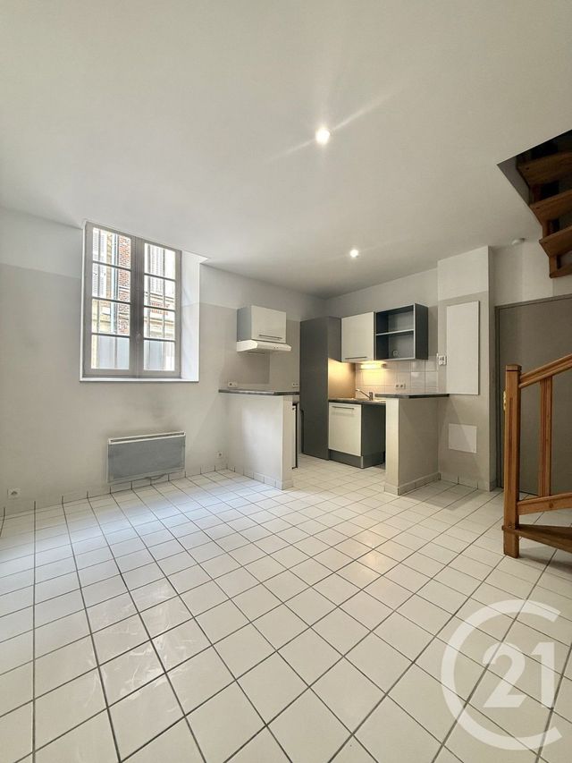 Appartement F2 à louer - 2 pièces - 47.46 m2 - MOULINS - 03 - AUVERGNE - Century 21 Pierre Immobilier