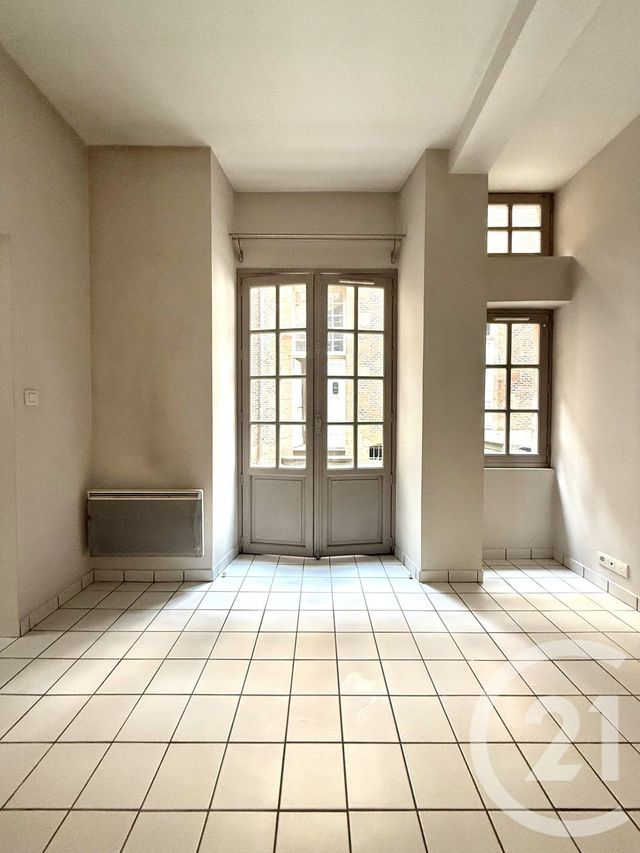 Appartement F2 à louer - 2 pièces - 47.46 m2 - MOULINS - 03 - AUVERGNE - Century 21 Pierre Immobilier