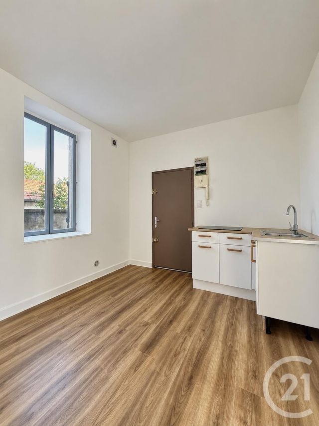 Appartement F2 à louer YZEURE