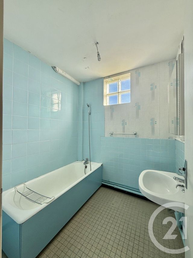 Appartement F3 à vendre - 3 pièces - 82.4 m2 - MOULINS - 03 - AUVERGNE - Century 21 Pierre Immobilier
