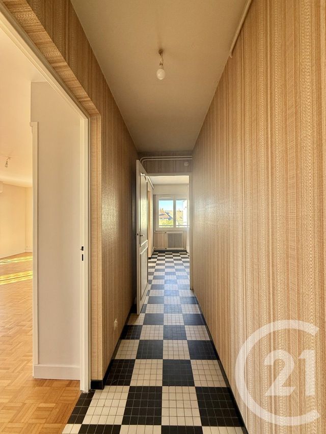 Appartement F3 à vendre - 3 pièces - 82.4 m2 - MOULINS - 03 - AUVERGNE - Century 21 Pierre Immobilier